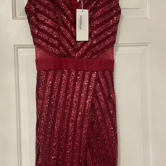 Brand new dress. - Picture 3 of 5